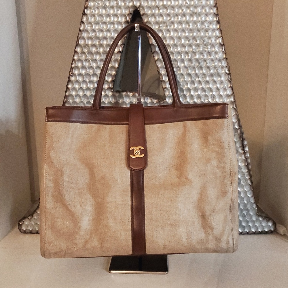Read description Chanel cerf tote rough exterior condition